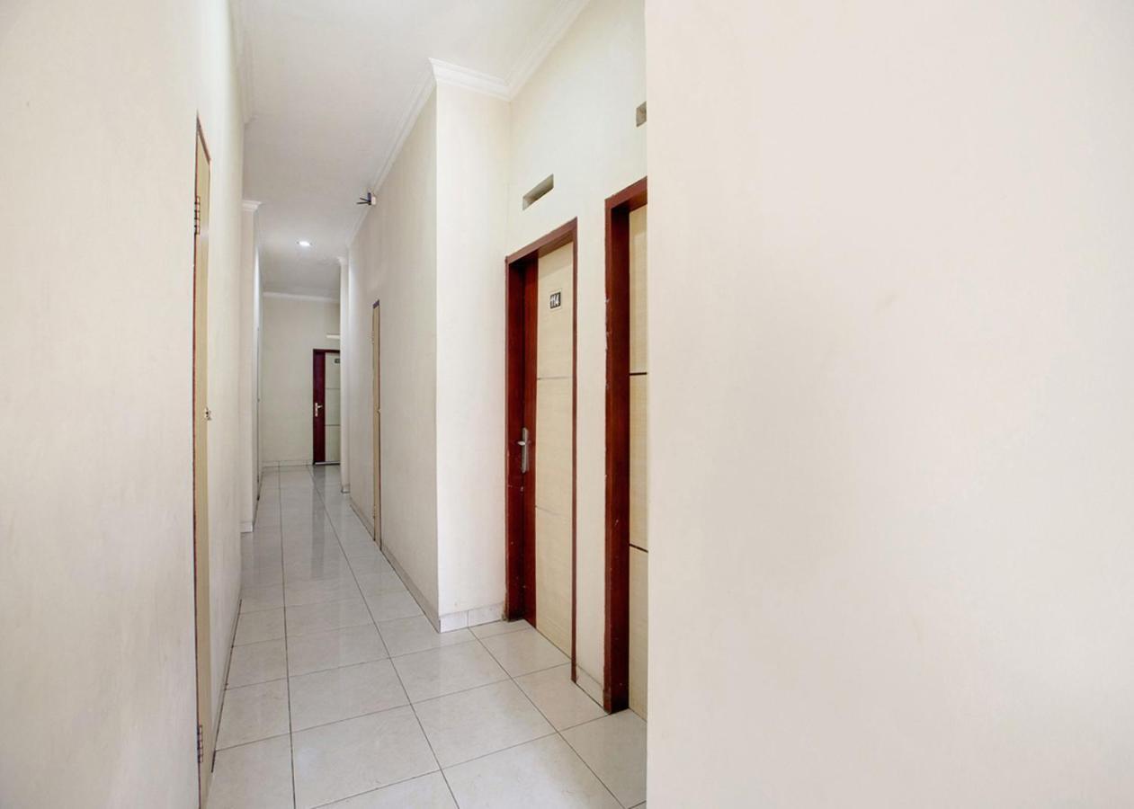 Oyo 2554 Hotel Arimbi Lama Dewi Sartika Bandung Eksteriør bilde